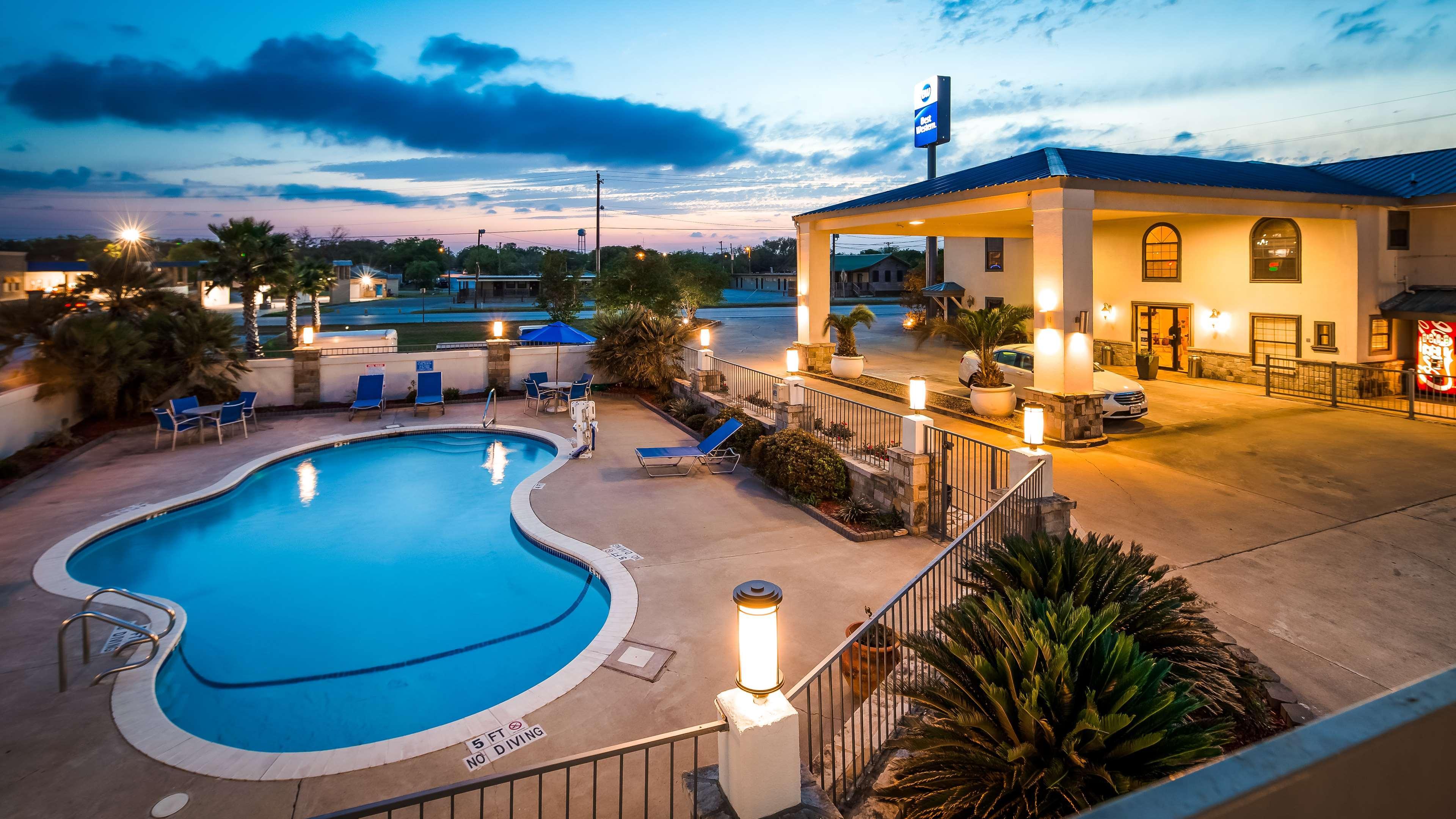 Best Western George West Executive Inn Екстериор снимка