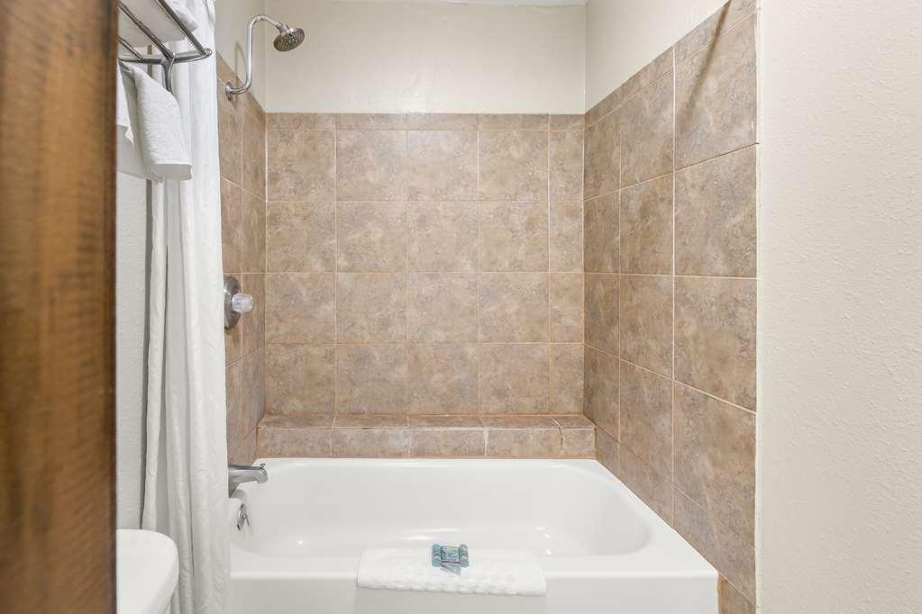 Best Western George West Executive Inn Стая снимка