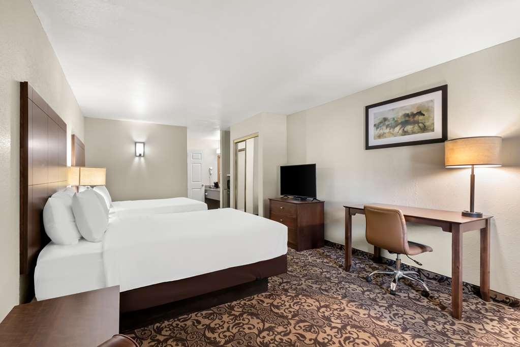 Best Western George West Executive Inn Стая снимка