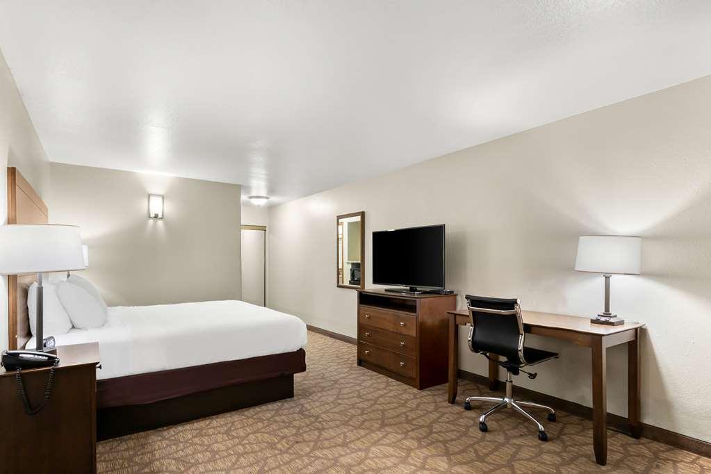 Best Western George West Executive Inn Стая снимка