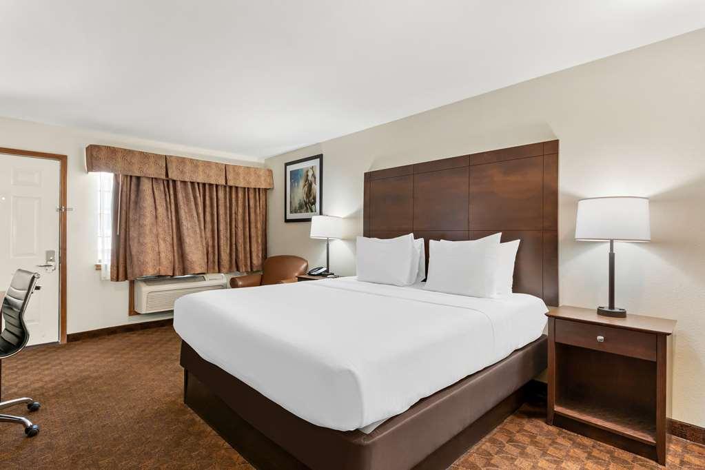 Best Western George West Executive Inn Стая снимка
