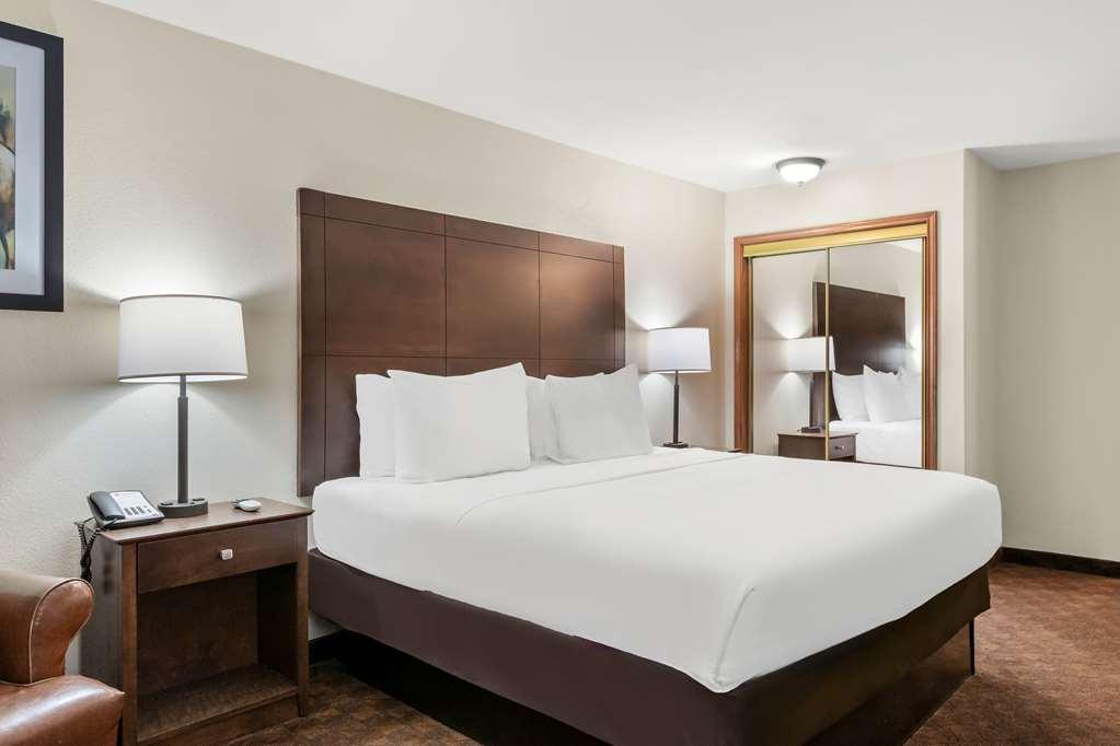 Best Western George West Executive Inn Стая снимка